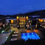 Emre 13 Βίλα